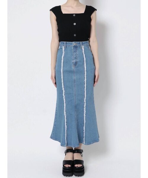 EMODA(エモダ)の「スイッチングマーメイドデニムスカート(スカート・レディース・ライトブルー/ブラック・SMALL/MEDIUM)」の8枚目の写真