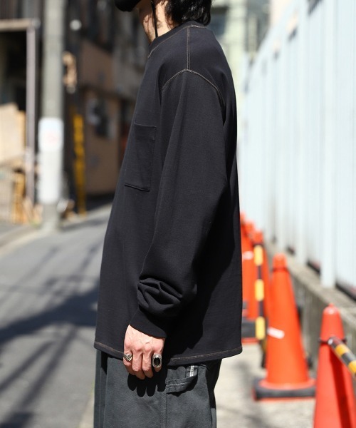 marka（マーカ）の「marka / マーカ：POCKET TEE L/S - 60//2 organic cotton compact knit -：M22C-03CS02C[COR]（Tシャツ/カットソー・メンズ・グリーン/ブラック/ベージュ・3/1/2）」の11枚目の写真