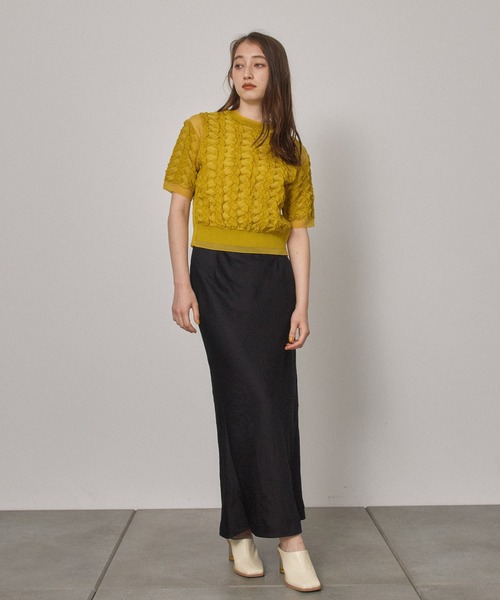 PUBLIC TOKYO(パブリックトウキョウ)の「【セットアップ対応】シャーリングハーフスリーブニット/ウォッシャブル(ニット/セーター・レディース・ブラック/マスタード・FREE)」の4枚目の写真