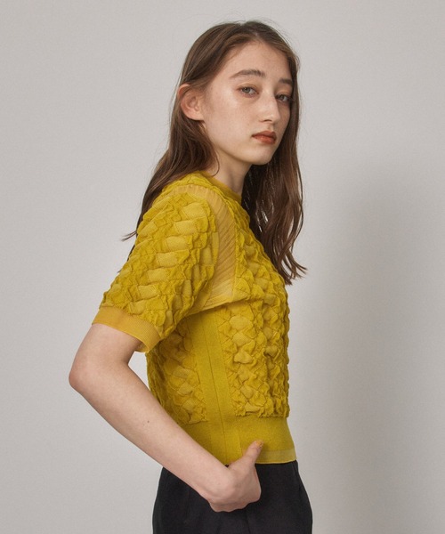 PUBLIC TOKYO(パブリックトウキョウ)の「【セットアップ対応】シャーリングハーフスリーブニット/ウォッシャブル(ニット/セーター・レディース・ブラック/マスタード・FREE)」の6枚目の写真