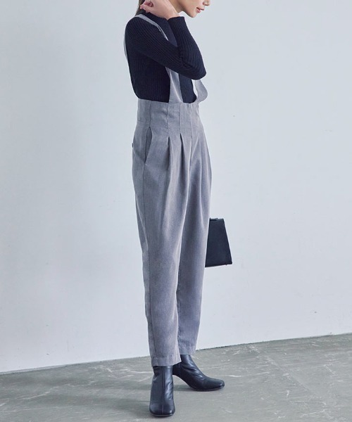 KOBE LETTUCE(コウベレタス)の「ハイウエストテーパードサロペット(サロペット/オーバーオール・レディース・ブラック/ベージュ/グレー/グレイッシュベージュ・FREE)」の12枚目の写真