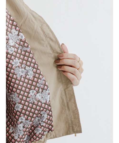 Te chichi TERRASSE（テチチテラス）の「【日比谷花壇コラボ】ノーカラーブルゾン（ブルゾン・レディース・ベージュ/ネイビー・ﾌﾘ-）」の18枚目の写真