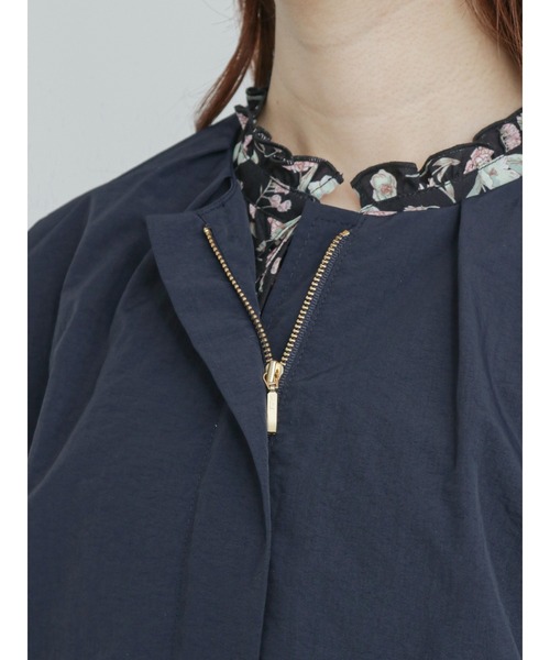 Te chichi TERRASSE（テチチテラス）の「【日比谷花壇コラボ】ノーカラーブルゾン（ブルゾン・レディース・ベージュ/ネイビー・ﾌﾘ-）」の10枚目の写真