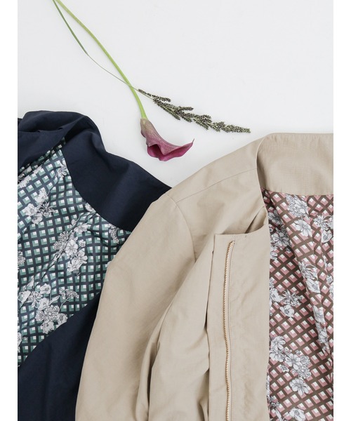 Te chichi TERRASSE（テチチテラス）の「【日比谷花壇コラボ】ノーカラーブルゾン（ブルゾン・レディース・ベージュ/ネイビー・ﾌﾘ-）」の5枚目の写真