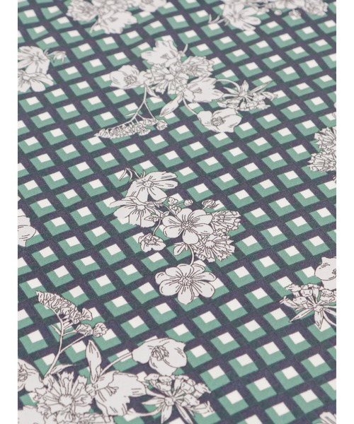 Te chichi TERRASSE（テチチテラス）の「【日比谷花壇コラボ】ノーカラーブルゾン（ブルゾン・レディース・ベージュ/ネイビー・ﾌﾘ-）」の14枚目の写真