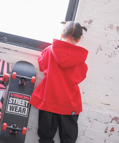 LOWRYS FARM（ローリーズファーム）の「ＶＩＳＩＯＮロゴパーカー　165252（パーカー・キッズ・ブラック/レッド・130cm/150cm/110cm）」の4枚目の写真