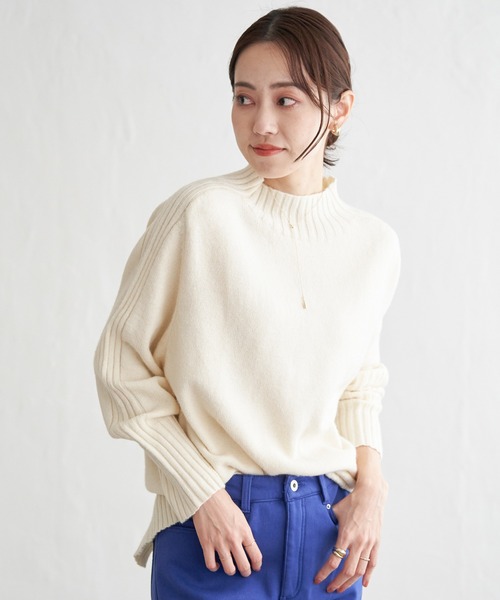 ikka（イッカ）の「ハイネックバックスリットプルオーバー（ニット/セーター・レディース・レモンイエロー/オフホワイト/パープル系その他/ピンク/ブラック・L/M/S）」の10枚目の写真