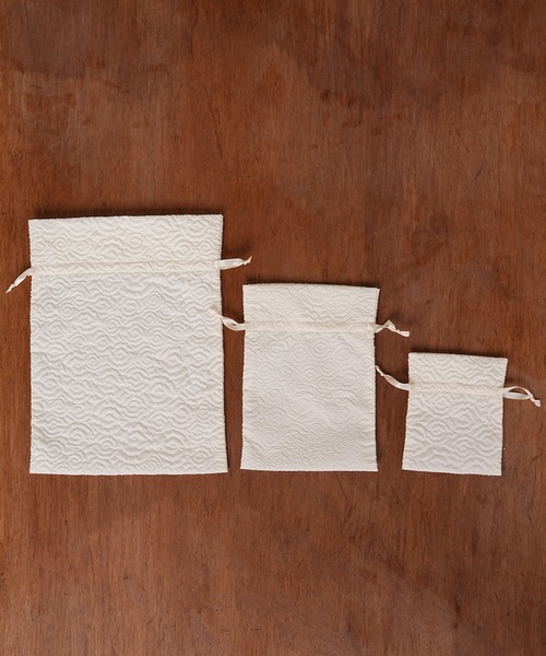 IAMUSE（アイアミューズ）の「ふくれジャガード巾着ポーチ3サイズセット R0387【IAMUSE】（ポーチ・レディース・グリーン系/ピンク系1/グレー系1/ホワイト系1/パープル系・FREE）」の18枚目の写真