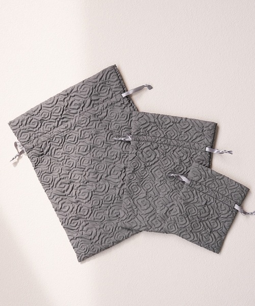 IAMUSE（アイアミューズ）の「ふくれジャガード巾着ポーチ3サイズセット R0387【IAMUSE】（ポーチ・レディース・グリーン系/ピンク系1/グレー系1/ホワイト系1/パープル系・FREE）」の19枚目の写真