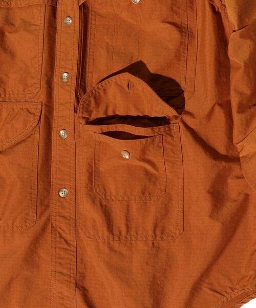 BEAMS PLUS（ビームスプラス）の「BEAMS PLUS / ストレッチ ナイロン リップストップ アドベンチャー シャツ（シャツ/ブラウス・メンズ・オリーブ/サックスブルー/オレンジ・SMALL/MEDIUM/LARGE/X-LARGE）」の14枚目の写真