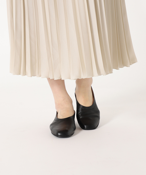 IENA（イエナ）の「【CORSO ROMA 9/コルソローマノーヴェ】フラットシューズ（その他シューズ・レディース・ホワイト/ブラック・36/37/38/39）」の6枚目の写真