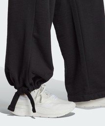 adidas（アディダス）の「ダンス バーサタイル ニットパンツ