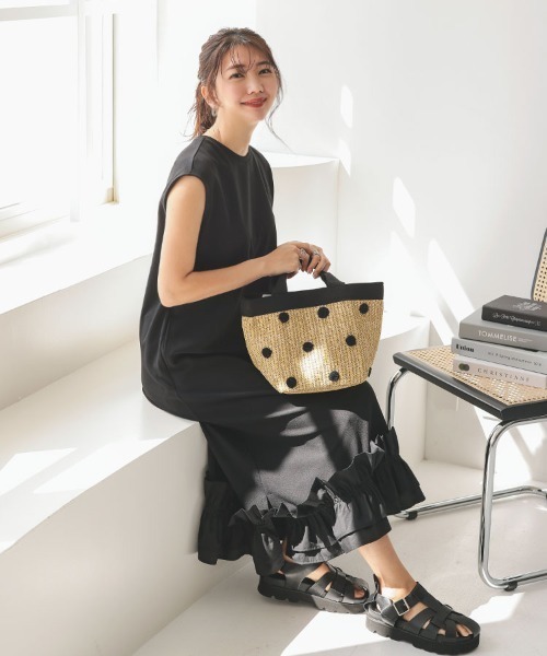 DONOBAN(ドノバン)の「ペーパー風手提げバッグ(トートバッグ・レディース・ベージュ系その他/ブラック系その他・ONESIZE)」の4枚目の写真