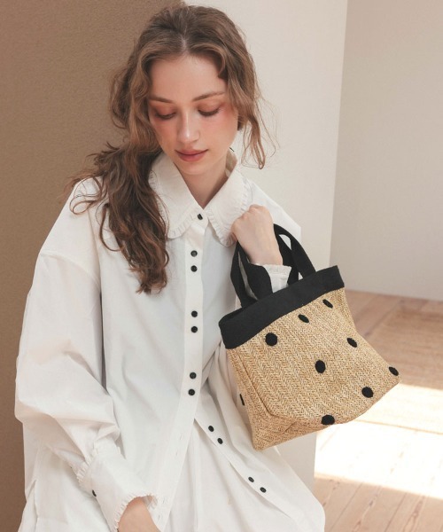 DONOBAN(ドノバン)の「ペーパー風手提げバッグ(トートバッグ・レディース・ベージュ系その他/ブラック系その他・ONESIZE)」の12枚目の写真