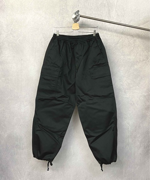Beno（ビーノ）の「TCツイル ワイドシルエット イージー カーゴパンツ（カーゴパンツ・メンズ・ブラック/チャコールグレー/カーキ・M/L）」の22枚目の写真