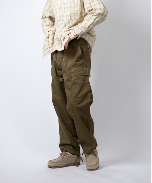 Beno（ビーノ）の「TCツイル ワイドシルエット イージー カーゴパンツ（カーゴパンツ・メンズ・ブラック/チャコールグレー/カーキ・M/L）」の18枚目の写真