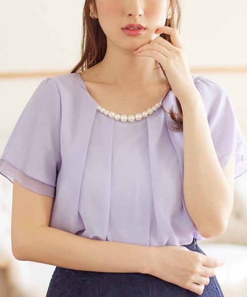 alotta(アロッタ)の「2WAYシフォンタックブラウス(半袖)(シャツ/ブラウス・レディース・オレンジ系その他/オフホワイト/グリーン/ネイビー/ライトグレー/グレイッシュブルー/ブラック/レディッシュグレー/ラベンダー・XXX-LARGE/LARGE/XX-LARGE/MEDIUM/SMALL/XXXX-LARGE/X-LARGE)」の8枚目の写真