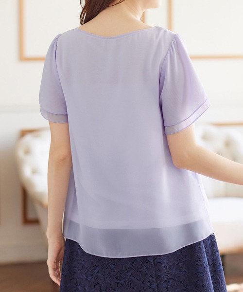 alotta(アロッタ)の「2WAYシフォンタックブラウス(半袖)(シャツ/ブラウス・レディース・オレンジ系その他/オフホワイト/グリーン/ネイビー/ライトグレー/グレイッシュブルー/ブラック/レディッシュグレー/ラベンダー・XXX-LARGE/LARGE/XX-LARGE/MEDIUM/SMALL/XXXX-LARGE/X-LARGE)」の17枚目の写真