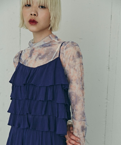 ROSE BUD(ローズバッド)の「フリルキャミソール(キャミソール・レディース・ブルー/ブラック・FREE)」の1枚目の写真