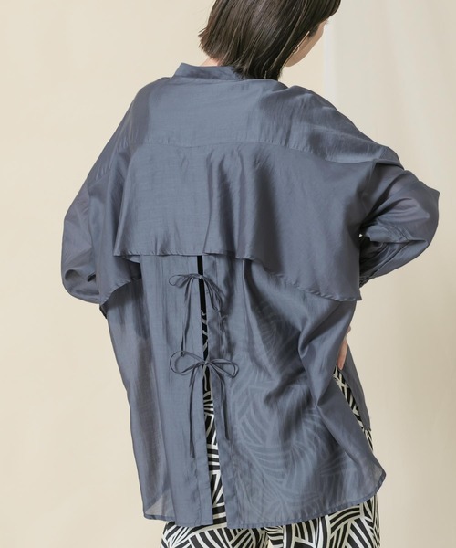 Gready Brilliant(グレディブリリアン)の「シアーバンドN後フリルブラウス(シャツ/ブラウス・レディース・サックスブルー/グレー・FREE)」の2枚目の写真