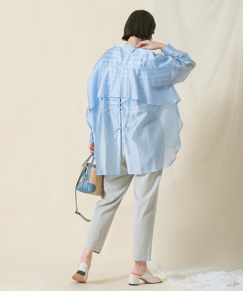 Gready Brilliant(グレディブリリアン)の「シアーバンドN後フリルブラウス(シャツ/ブラウス・レディース・サックスブルー/グレー・FREE)」の5枚目の写真