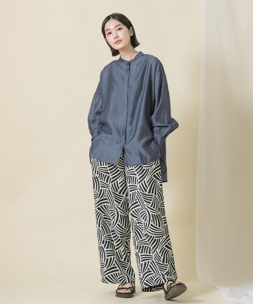 Gready Brilliant(グレディブリリアン)の「シアーバンドN後フリルブラウス(シャツ/ブラウス・レディース・サックスブルー/グレー・FREE)」の11枚目の写真