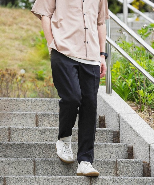 ITEMS URBANRESEARCH(アイテムズ アーバンリサーチ)の「シャンタン センタープレス スラックスパンツ(スラックス・メンズ・ブラック/ベージュ/カーキ/ブラウン・MEDIUM/LARGE)」の2枚目の写真