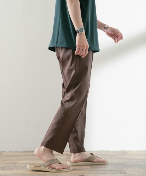 ITEMS URBANRESEARCH(アイテムズ アーバンリサーチ)の「シャンタン センタープレス スラックスパンツ(スラックス・メンズ・ブラック/ベージュ/カーキ/ブラウン・MEDIUM/LARGE)」の6枚目の写真