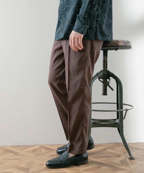 ITEMS URBANRESEARCH(アイテムズ アーバンリサーチ)の「シャンタン センタープレス スラックスパンツ(スラックス・メンズ・ブラック/ベージュ/カーキ/ブラウン・MEDIUM/LARGE)」の12枚目の写真