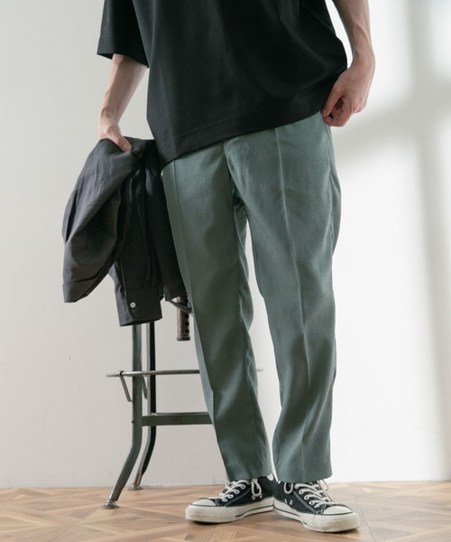 ITEMS URBANRESEARCH(アイテムズ アーバンリサーチ)の「シャンタン センタープレス スラックスパンツ(スラックス・メンズ・ブラック/ベージュ/カーキ/ブラウン・MEDIUM/LARGE)」の19枚目の写真