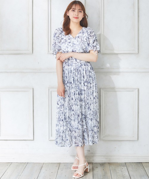 フリー【新品インポートセレクト】高級プリーツ花柄エレガントドレスワンピース INGNI（イング）の「花柄シフォンカシュクールプリーツ／ワンピース