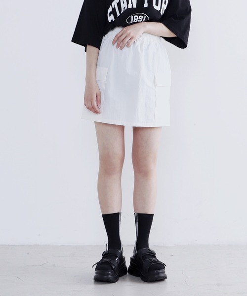 Figments（フィグメンツ）の「ナイロンカーゴミニスカート（スカート・レディース・ブラック/オフホワイト/ライトパープル・FREE）」の7枚目の写真