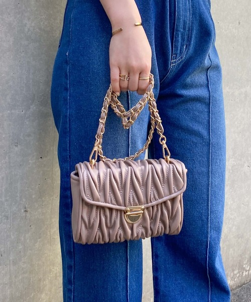 archives（アルシーヴ）の「ウェーブキルトミニショルダー（ショルダーバッグ・レディース・モカ/ブラック/アイボリー・FREE）」の17枚目の写真