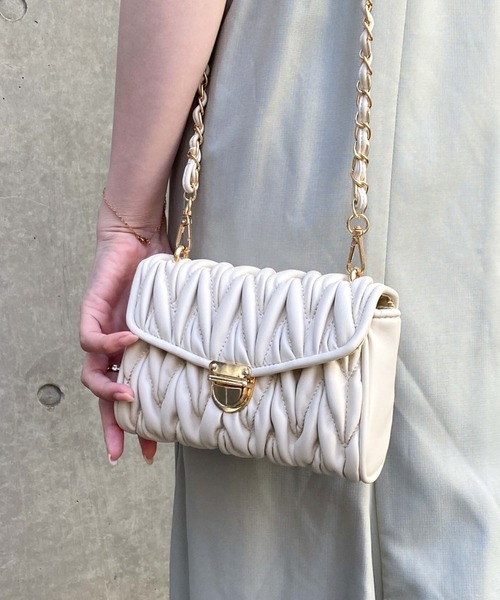 archives（アルシーヴ）の「ウェーブキルトミニショルダー（ショルダーバッグ・レディース・モカ/ブラック/アイボリー・FREE）」の11枚目の写真