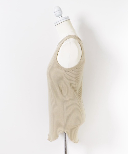 LAATO（ラート）の「PAD TANK TOP（タンクトップ・レディース・ベージュ/オフホワイト/ブラック・FREE）」の5枚目の写真