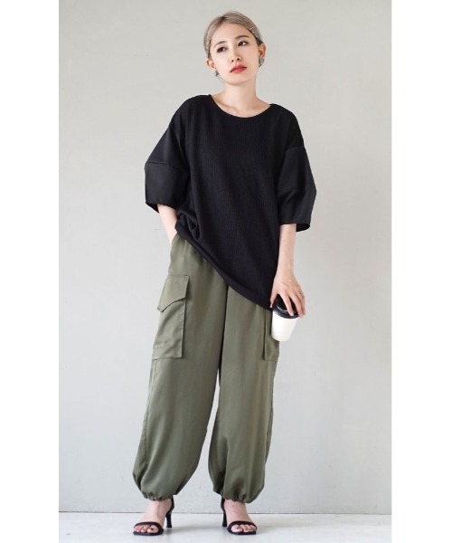 e-zakkamania stores(イーザッカマニアストアーズ)の「ボリュームスリーブ シボ加工プルオーバー(Tシャツ/カットソー・レディース・オフホワイト/ブラック・M)」の4枚目の写真