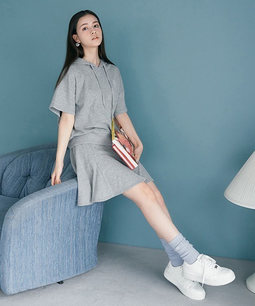 LOVETOXIC（ラブトキシック）の「カットフレアースカートSETUP（ワンピース・キッズ・アイボリー/トップグレー/ブラック・L/S/SS/M）」の3枚目の写真
