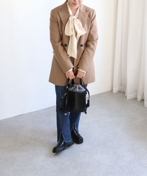 MIAN (ミアン)の「筒型2wayショルダーバッグ(ショルダーバッグ・レディース・グレイッシュベージュ/ブラウン/ブラック・FREE)」の5枚目の写真