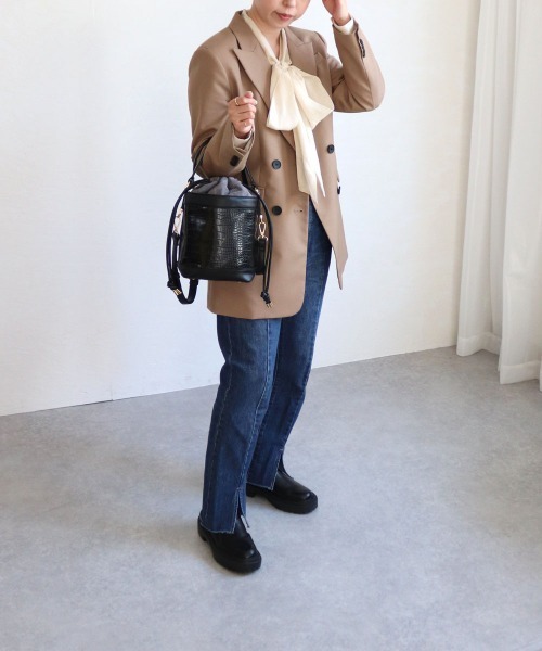 MIAN (ミアン)の「筒型2wayショルダーバッグ(ショルダーバッグ・レディース・グレイッシュベージュ/ブラウン/ブラック・FREE)」の6枚目の写真