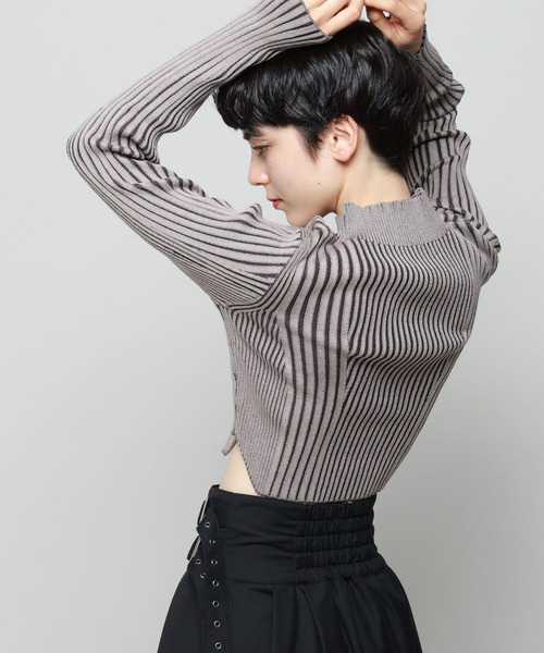 PAGEBOY(ページボーイ)の「バイカラーリブハイネックショート(ニット/セーター・レディース・ブラック/ブルー/モカ/オフホワイト・FREE)」の11枚目の写真