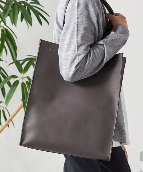 SHIPS any（シップス エニィ）の「SHIPS any: スクエア フェイクレザー トートバッグ（トートバッグ・メンズ・ダークグレー/ブラック・0）」の4枚目の写真