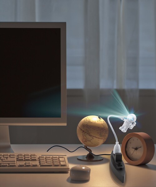 bpr BEAMS(ビーピーアール ビームス )の「KIKKERLAND / USB Spaceman Light(PCグッズ・メンズ・その他・ONE SIZE)」の1枚目の写真
