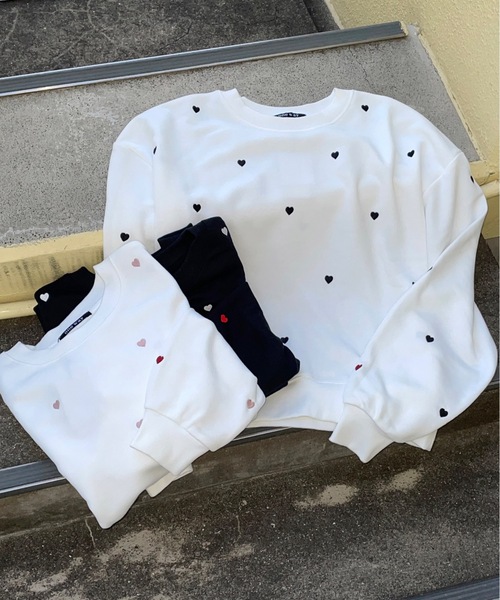 one way（ワンウェイ）の「ハートまみれトレーナー（スウェット・レディース・ホワイト/ブラック/ライトピンク/グレー・FREE）」の5枚目の写真
