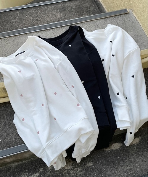 one way（ワンウェイ）の「ハートまみれトレーナー（スウェット・レディース・ホワイト/ブラック/ライトピンク/グレー・FREE）」の6枚目の写真