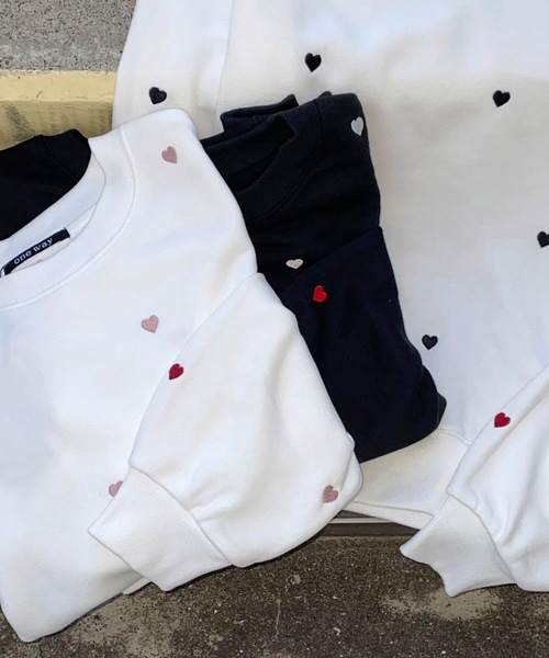 one way（ワンウェイ）の「ハートまみれトレーナー（スウェット・レディース・ホワイト/ブラック/ライトピンク/グレー・FREE）」の7枚目の写真