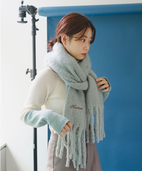 Kastane(カスタネ)の「刺繍フリンジマフラー(マフラー・レディース・サックスブルー/オレンジ/アイボリー/チャコールグレー・FREE)」の10枚目の写真
