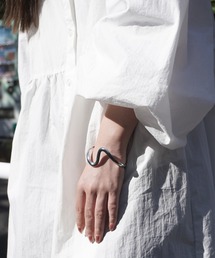 misto accessories（ミストアクセサリーズ）の「Shape bangle（バングル/リストバンド）」