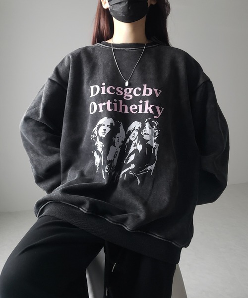 me+em select(ミームセレクト)の「※※【 選べる8柄/裏起毛 】オーバーサイズ ヴィンテージピグメント加工ロゴプリントスウェットプルオーバー(スウェット・レディース・ブラック系1/ブラック系2/ブラック系3/ブラック系4/ブラック系5/ブラック系6/ブラック系7/ブラック系8・FREE)」の14枚目の写真