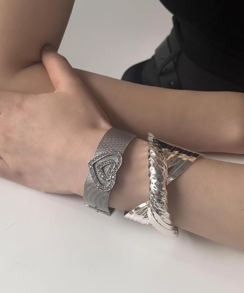 Vipoa(ヴィポア)の「Rhinestone Wide Bracelet(バングル/リストバンド・レディース・シルバー・FREE)」の5枚目の写真