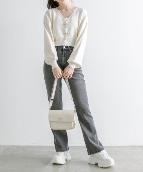 OLIVE des OLIVE（オリーブデオリーブ）の「【S/Mサイズ展開】細見えストレッチフレアデニムパンツ 1041030040（デニムパンツ・レディース・スミクロ/ブルー・MEDIUM/SMALL）」の12枚目の写真